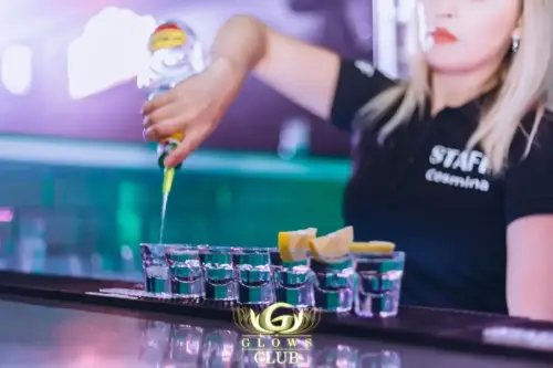 Glows Club Party Drinks Nightlife (26)